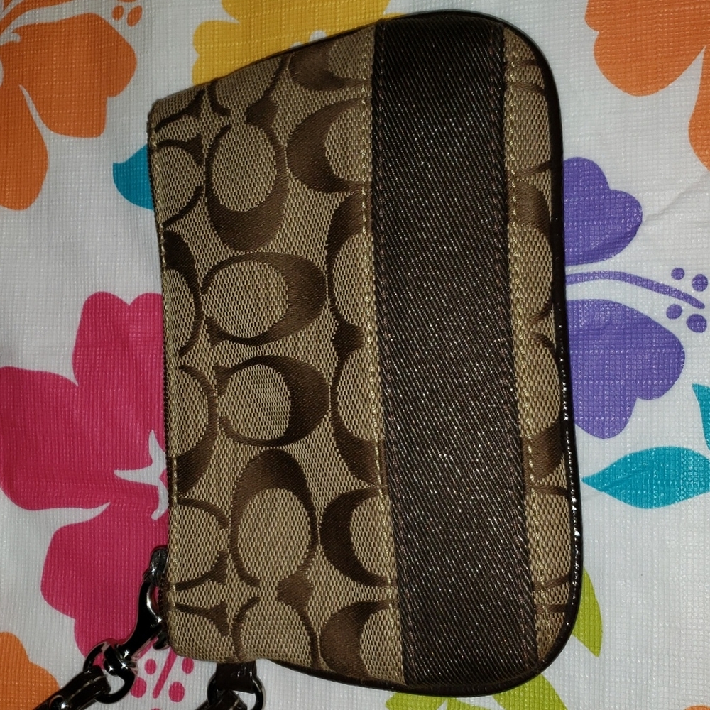 Coach Signature C Small Wristlet - Picture 3 of 7